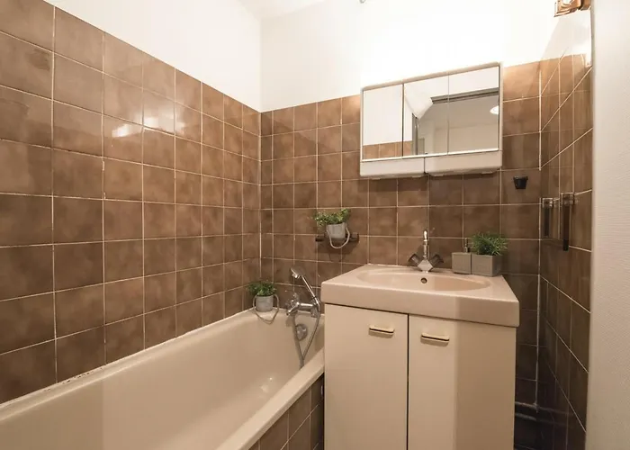 Διαμέρισμα 4 Pers. Avec Parking Proche Centre Et Telepherique - Fr-1-296-170 *